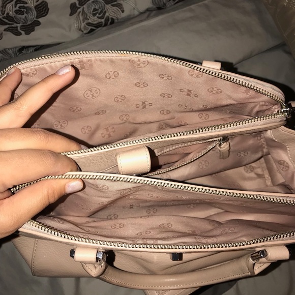 Tory Burch big light pink purse - Picture 5 of 5